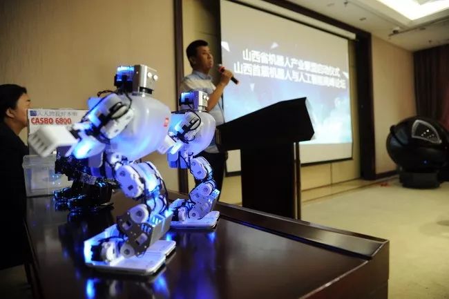32年前的今天 智能機器人完全國產化，如何重塑你我的生活